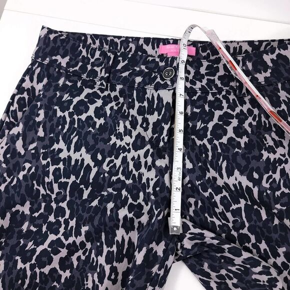 Isaac Mizrahi Leopard Print Stretchy Distressed Shorts - Picture 7 of 8